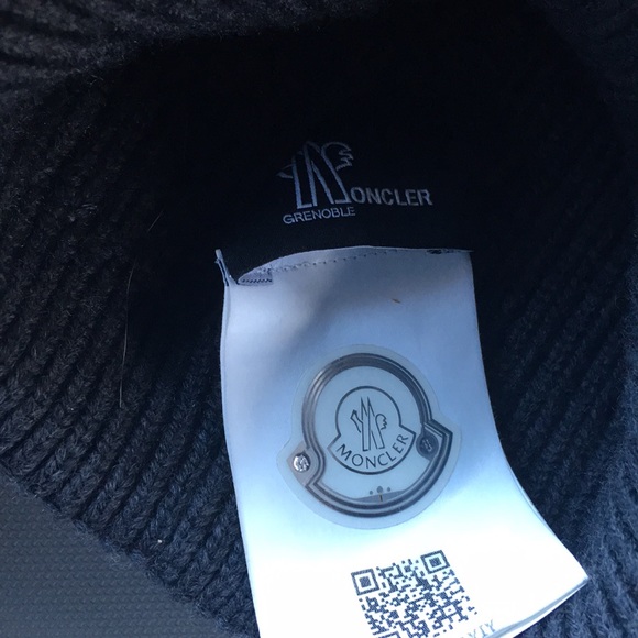 Unisex Grey moncler skully